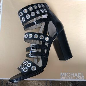 MICHAEL KORS COLLECTION SANDAL (New)